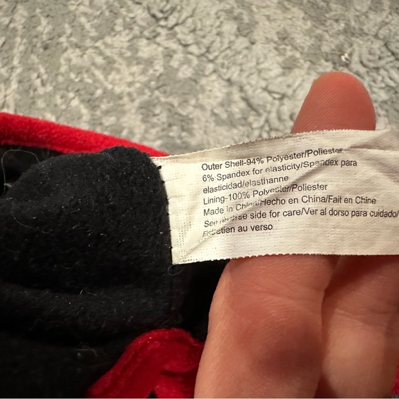 Isotoner Red Poodle Fleece Gloves One Size - Picture 3 of 5